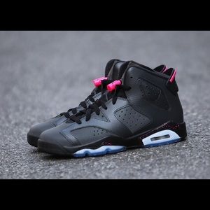 Jordan 6 Retro GS in hyper pink
